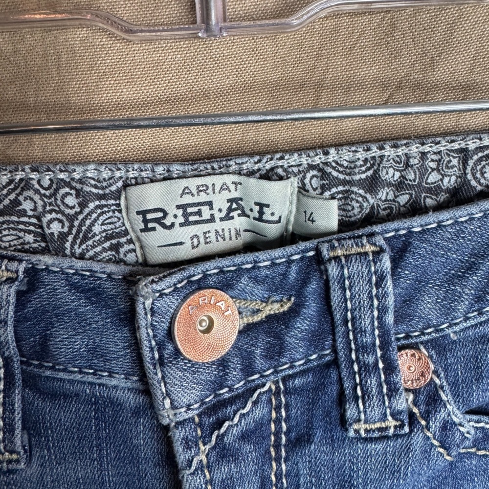 Ariat REAL Denim Girls Size 14 Medium Wash Embroidered Bootcut Western Jeans - Picture 2 of 5